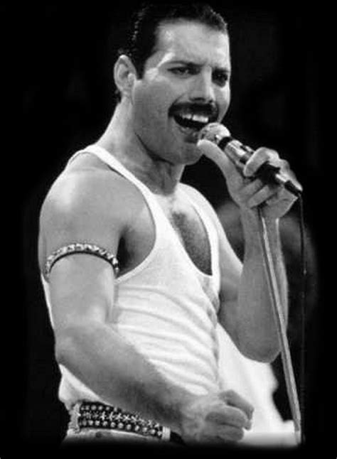 Freddie Mercury: Freddie Mercury Teeth