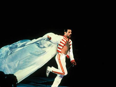 Freddie Mercury Kimdir | Freddie Mercury Nasıl Öldü