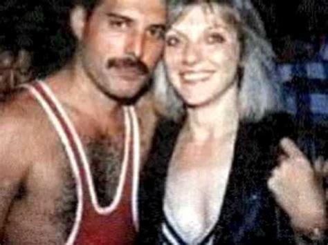 Freddie Mercury y Mary Austin   YouTube