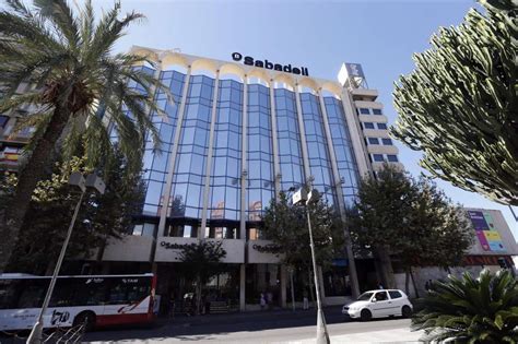 Fuga de empresas: varios bancos y empresas catalanas salen ...