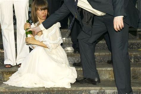 Funny Wedding Pictures: Bride Cousin Joeleana s Regrets