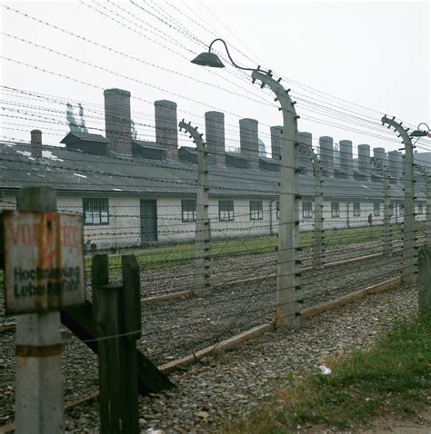 gas chamber at majdanek   Holocaust Concentration Camps ...