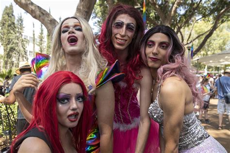 Gay pride parade in Tel Aviv, Israel: What gay pride looks ...
