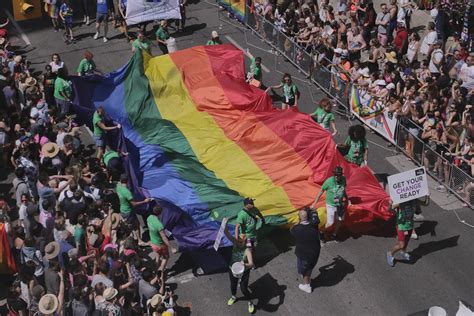 Gays y lesbianas: asociaciones LGTB   Lesbiana.es   Portal ...