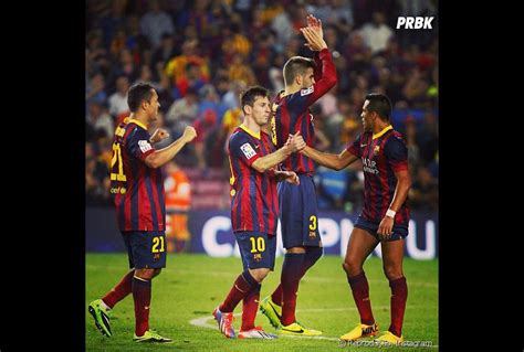 Gerard Piqué comemora no Instagram com os jogadores do ...