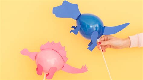 Globos de dinosaurios caseros para decorar fiestas infantiles