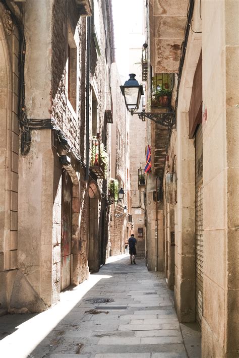 Gothic Quarter Barri Gotic Barcelona ~ Places of Tourist ...