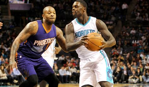 Grade the trade: Clippers make risky move for Lance ...