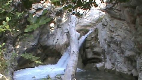 Granada unica finca espectaculares saltos cascadas agua ...