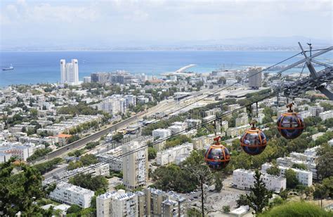 Haifa, Israel May 14, 2013: Visión Desde El Monte Carmelo ...