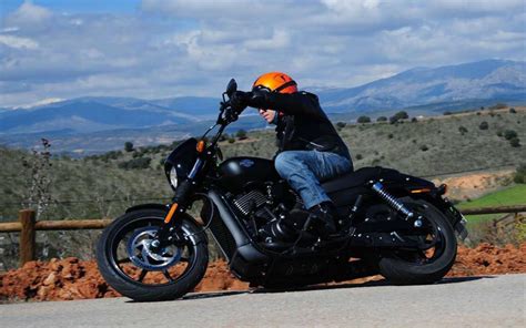 Harley Davidson: la motocicleta de lujo no es sólo para ...