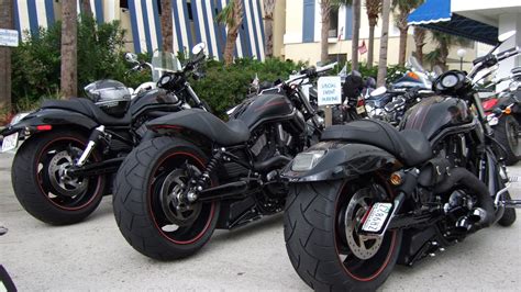 Harley Davidson V Rod customizing USA bikes | FunnyDog.TV