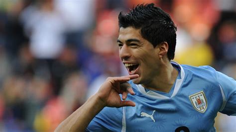 HD Luis Suarez Uruguay 2010   Goal.com