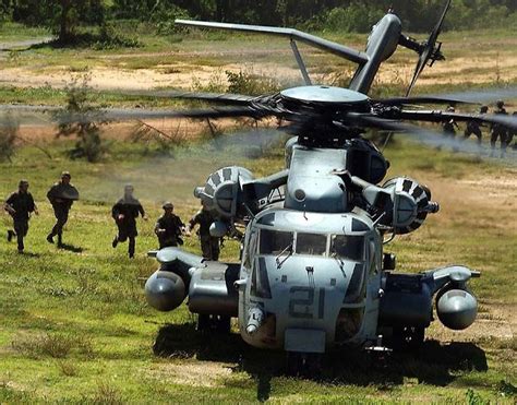 Helicopteros de guerra en Pinterest | Guerras de aviones ...