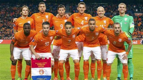 Holanda: Nike le hizo espectacular camiseta ¡para el ...