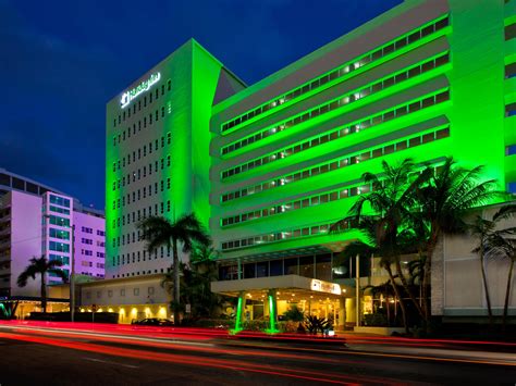 Holiday Inn Miami Beach Oceanfront Hotel by IHG