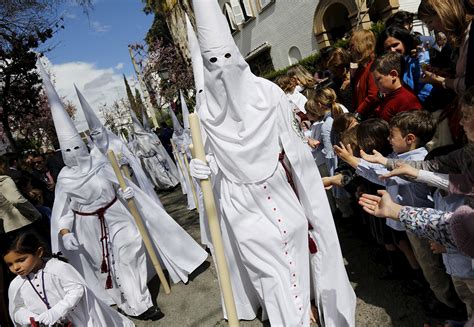 Holy Week 2016 in Spain: Hooded penitents stage ...