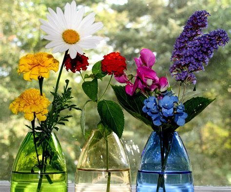Home Decorating Ideas: Fresh Flower Centerpiece for Spring ...