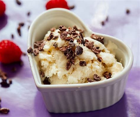 Homemade Vanilla Frozen Yogurt Recipe | The Beachbody Blog