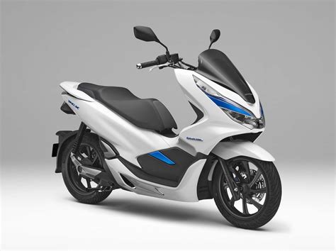 Honda Debuts Hybrid and Electric Scooters for 2018 ...