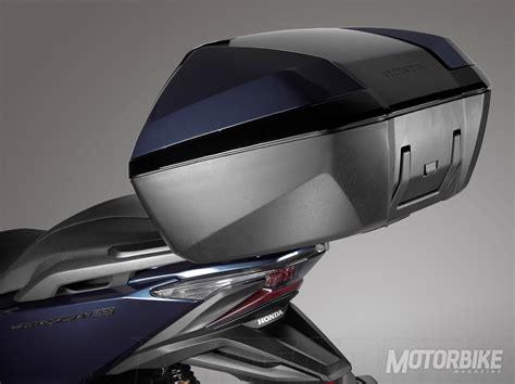Honda Forza 300 2018 28   Motorbike Magazine