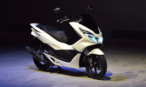 Honda PCX 150 2018: La scooter premium de la baja ...