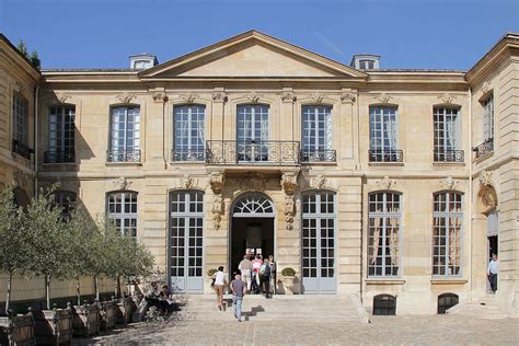 Hôtel de Noirmoutier — Wikipédia