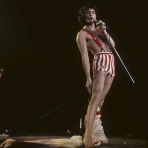 How rich is Freddie Mercury?   Biography & Net Worth