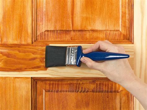 How to Apply Stain, Varnish, Wax, Dye or Oil to Wood | how ...