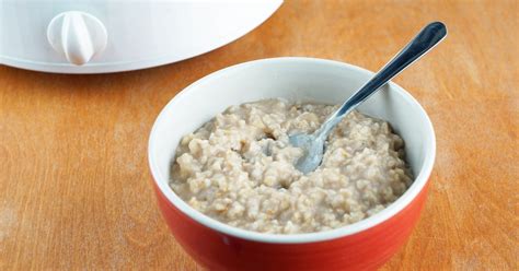 How to Cook Rolled Oats in a Crock Pot | LIVESTRONG.COM