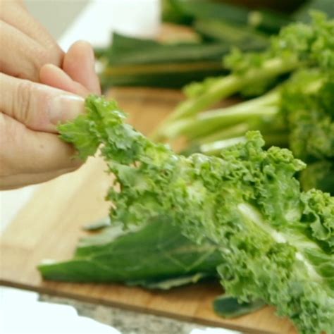 How to Stem Kale | Video | POPSUGAR Food