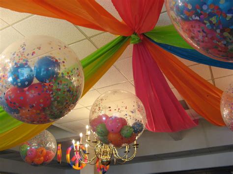 Ideas para decorar con globos rellenos   LaCelebracion.com