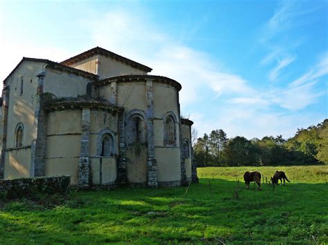 Iglesia de San Antolin de Bedón  Naves, Asturias .   Otra ...