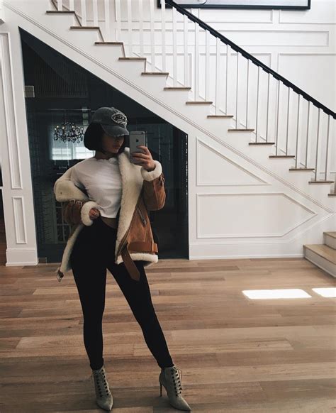 Image Gallery kylie jenner instagram outfits