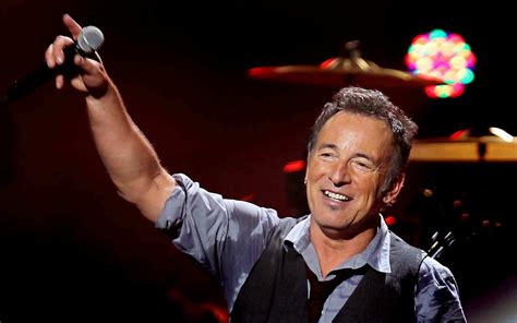 Image of Bruce Springsteen.   Media file | PixelsTalk.Net