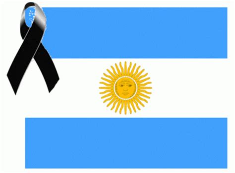 Imágenes de cintas de luto en banderas argentinas para ...