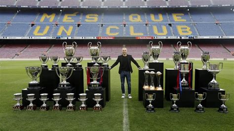 Impresionante foto de Iniesta con sus 32 títulos