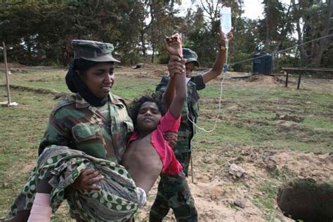 In Pictures : Sri Lanka’s Soldiers saving Tamils from LTTE ...