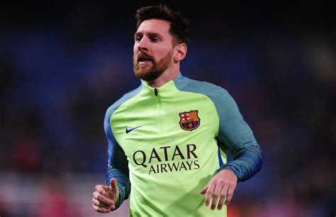 Incredible footage emerges of Lionel Messi breaking ankles ...