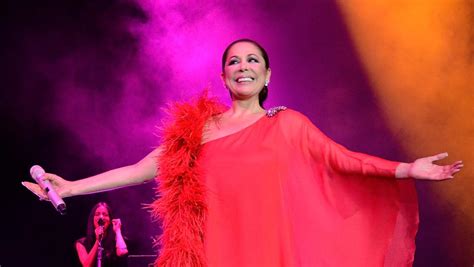 Isabel Pantoja anuncia nuevo disco con temas de Juan Gabriel