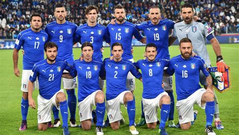 Italia ya tiene listo su uniforme para el Mundial ...