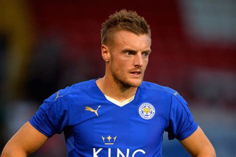 Jamie Vardy handed  substantial fine  by Leicester City ...