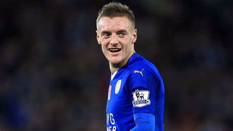 Jamie Vardy signs new contract with Leicester City ...