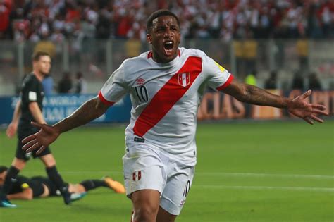 Jefferson Farfán:  Un ángel relatará los goles de Perú en ...