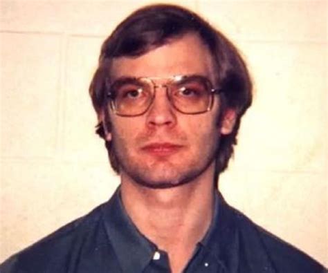 Jeffrey Dahmer Biography   Childhood, Life Achievements ...