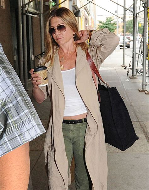Jennifer Aniston s publicist confirms to ET that she is ...