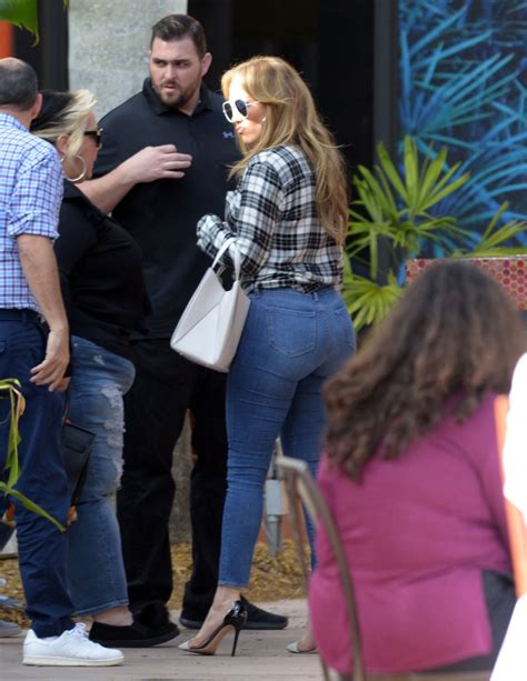 Jennifer Lopez Enjoying lunch in Miami, Florida   Celebzz