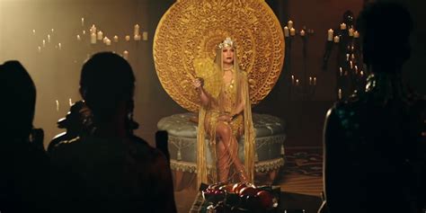 Jennifer Lopez Is A Stunning Goddess in ‘El Anillo’ Video ...