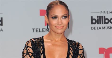 Jennifer Lopez sin ropa interior lo ensena casi todo ...