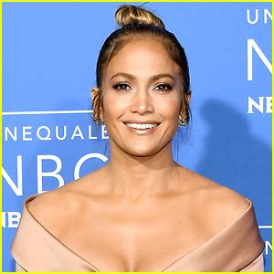 Jennifer Lopez to Star in Guess Jeans Spring 2018 Campaign ...